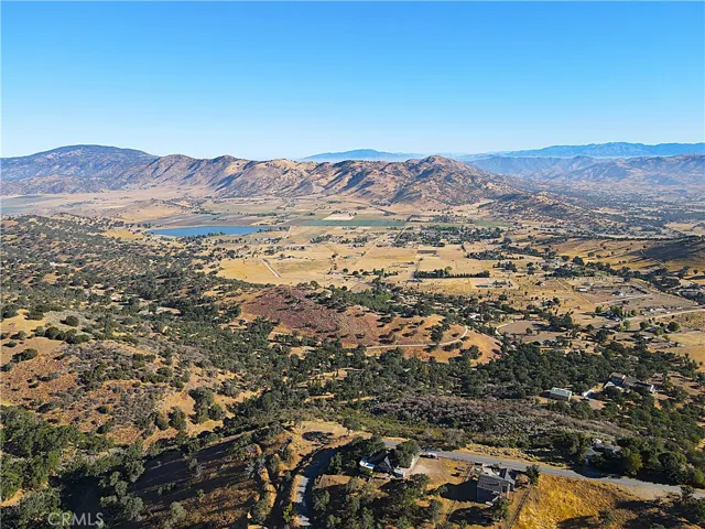 World-class views with year-round postcard-perfect scenery, owning the tip of the mountain!
