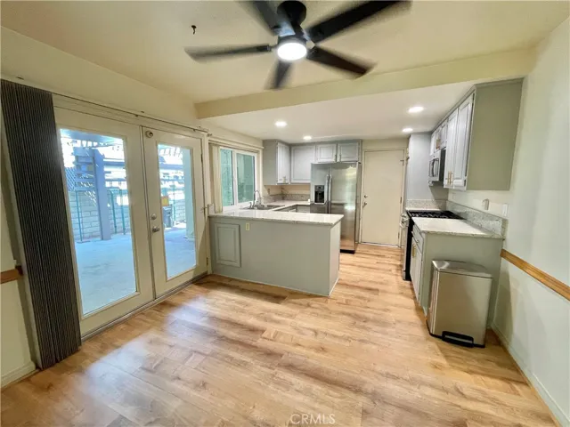 kitchen & eating area