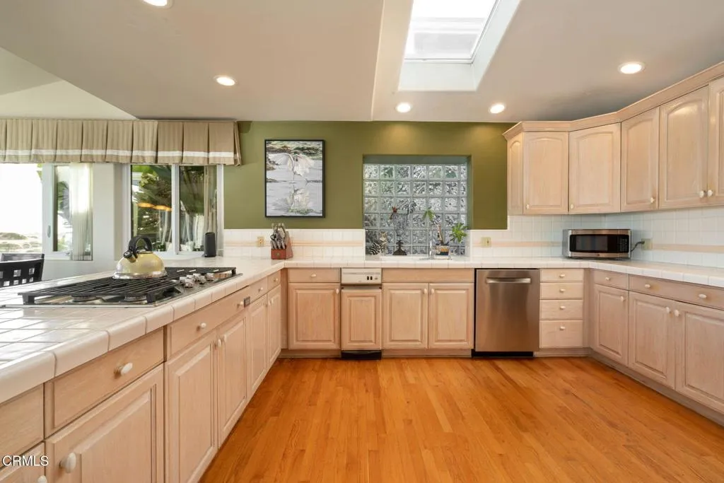 1401 Greenock Lane, Ventura, California 93001 home-pic-8