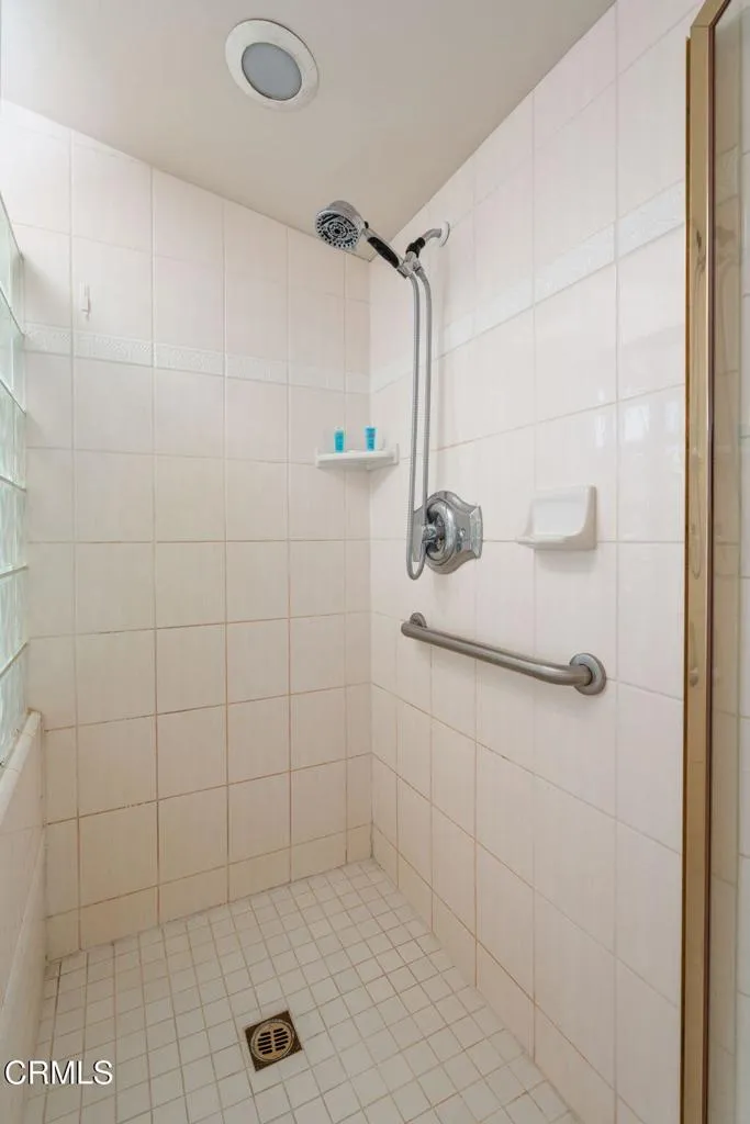 1401 Greenock Lane, Ventura, California 93001 home-pic-25