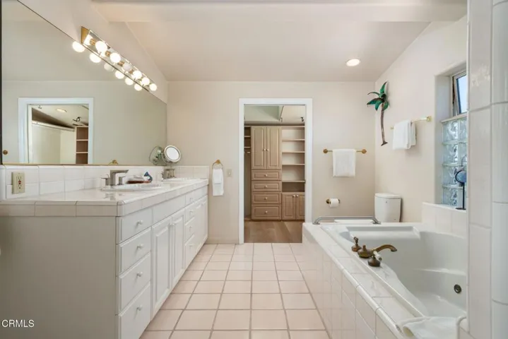 33-web-or-mls-805MW-1401GreenockLn-14