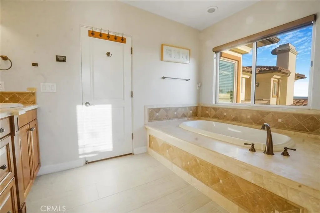 891 Crescent Drive, Monrovia, California 91016 home-pic-40