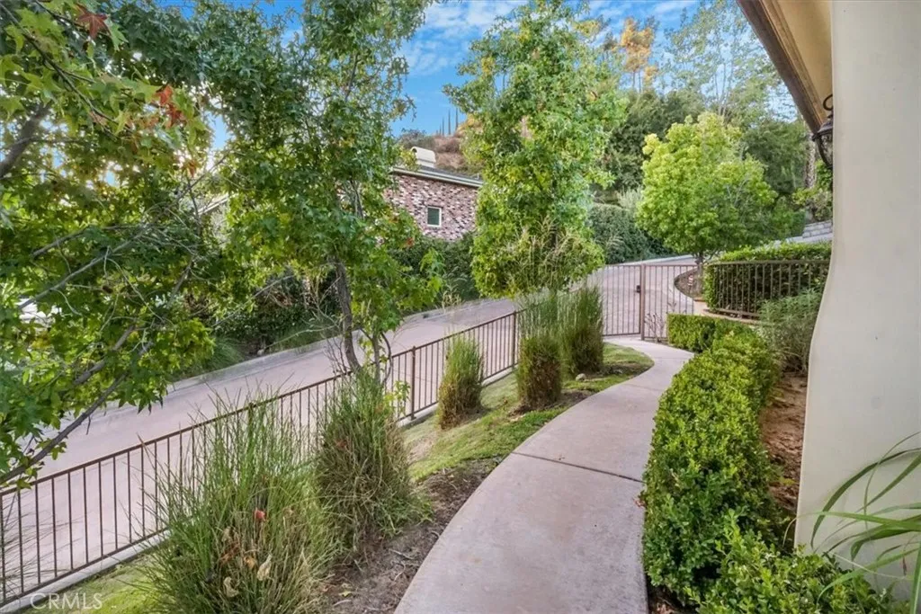 891 Crescent Drive, Monrovia, California 91016 home-pic-7