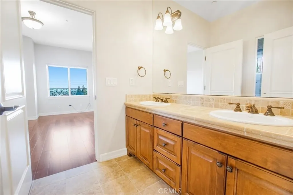 891 Crescent Drive, Monrovia, California 91016 home-pic-38