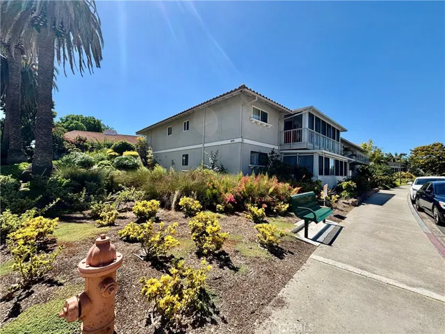 2070 Via Mariposa E B, Laguna Woods, California 92637