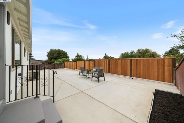 19267 Gliddon St, Castro Valley, California 94546