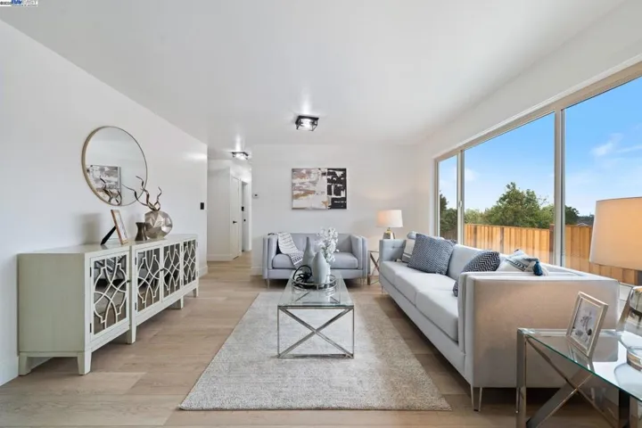 19267 Gliddon St, Castro Valley, California 94546