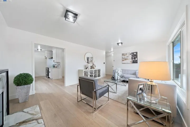 19267 Gliddon St, Castro Valley, California 94546