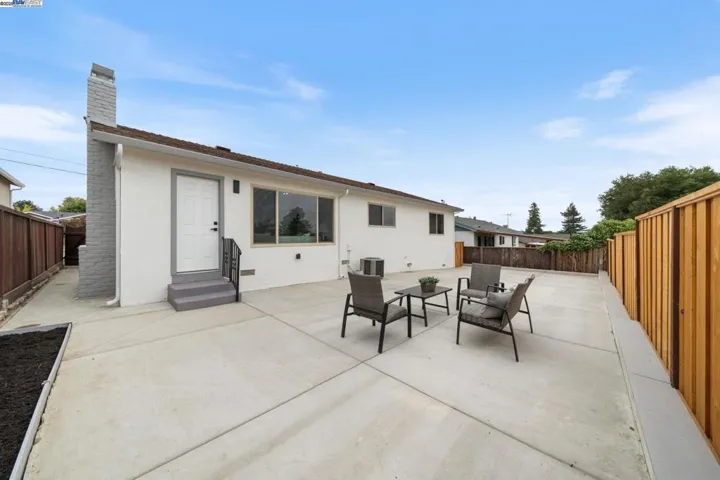 19267 Gliddon St, Castro Valley, California 94546