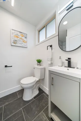 19267 Gliddon St, Castro Valley, California 94546