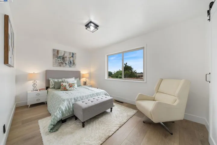 19267 Gliddon St, Castro Valley, California 94546