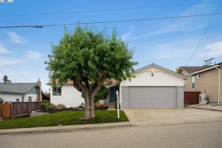 19267 Gliddon St, Castro Valley, California 94546
