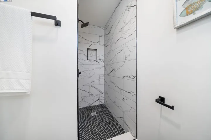 19267 Gliddon St, Castro Valley, California 94546