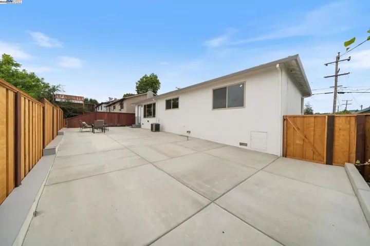 19267 Gliddon St, Castro Valley, California 94546