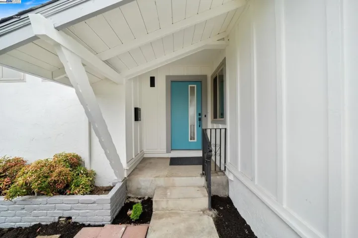 19267 Gliddon St, Castro Valley, California 94546