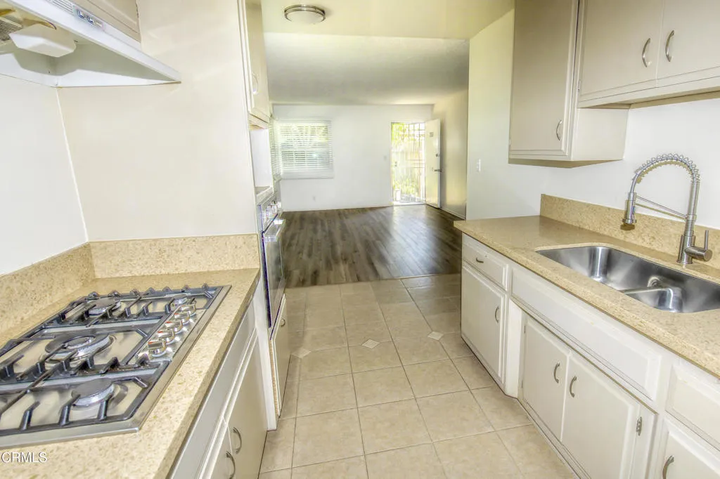 3349 3353 Porter Lane, Ventura, California 93003 home-pic-9