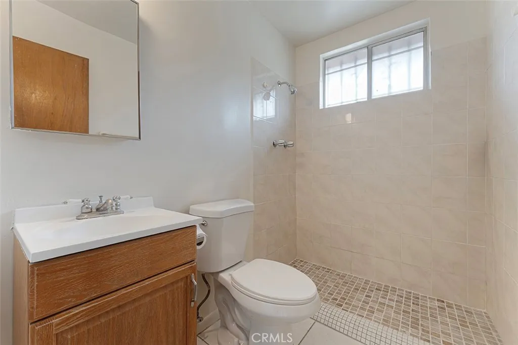 4820 Eagle Street, Los Angeles, California 90022 home-pic-17