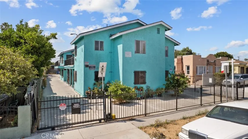 1114 W 105th Street, Los Angeles, California 90044