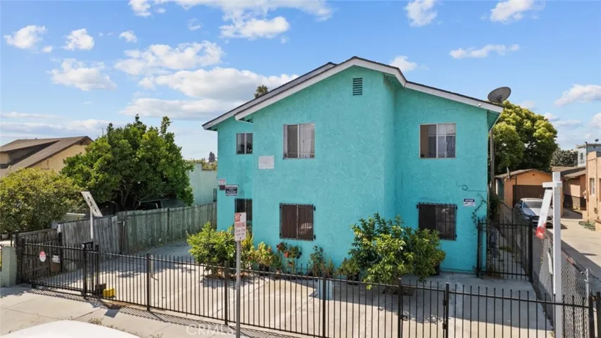 1114 W 105th Street, Los Angeles, California 90044