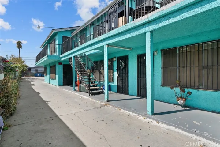 1114 W 105th Street, Los Angeles, California 90044