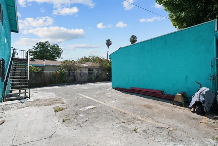 1114 W 105th Street, Los Angeles, California 90044