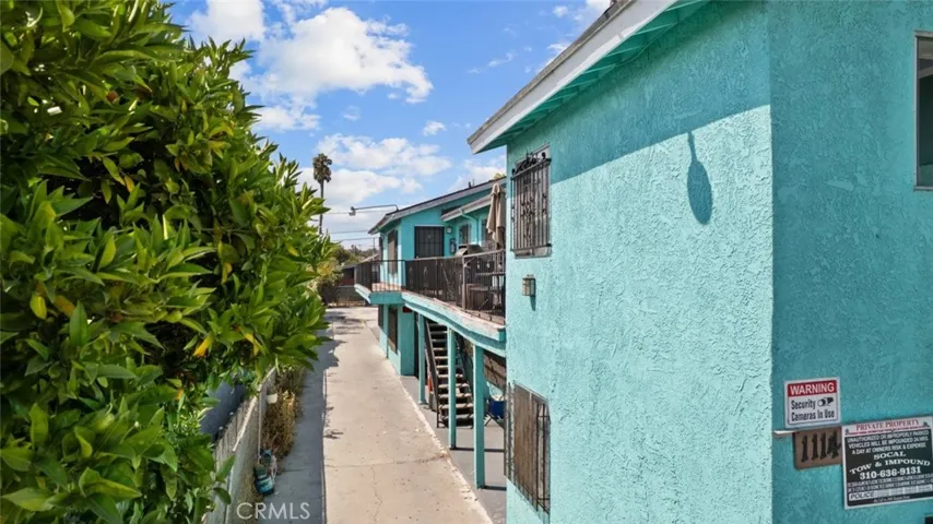 1114 W 105th Street, Los Angeles, California 90044