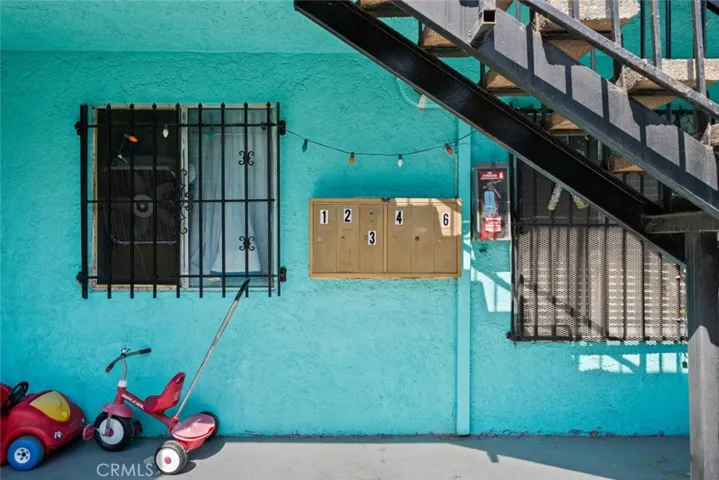 1114 W 105th Street, Los Angeles, California 90044