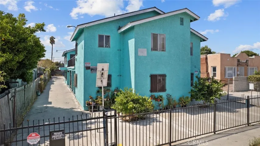 1114 W 105th Street, Los Angeles, California 90044