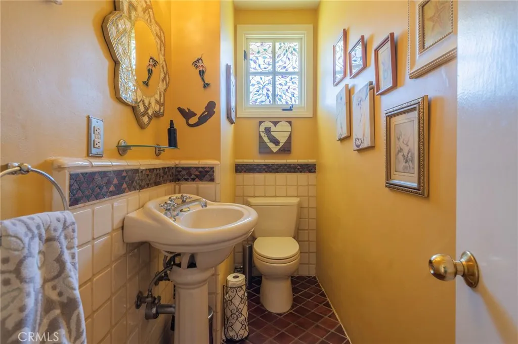 5223 Alhama Drive, Woodland Hills, California 91364 home-pic-16