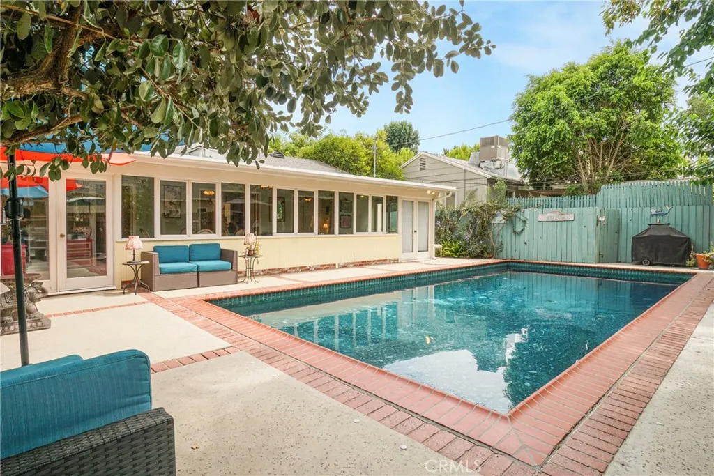 5223 Alhama Drive, Woodland Hills, California 91364 home-pic-27