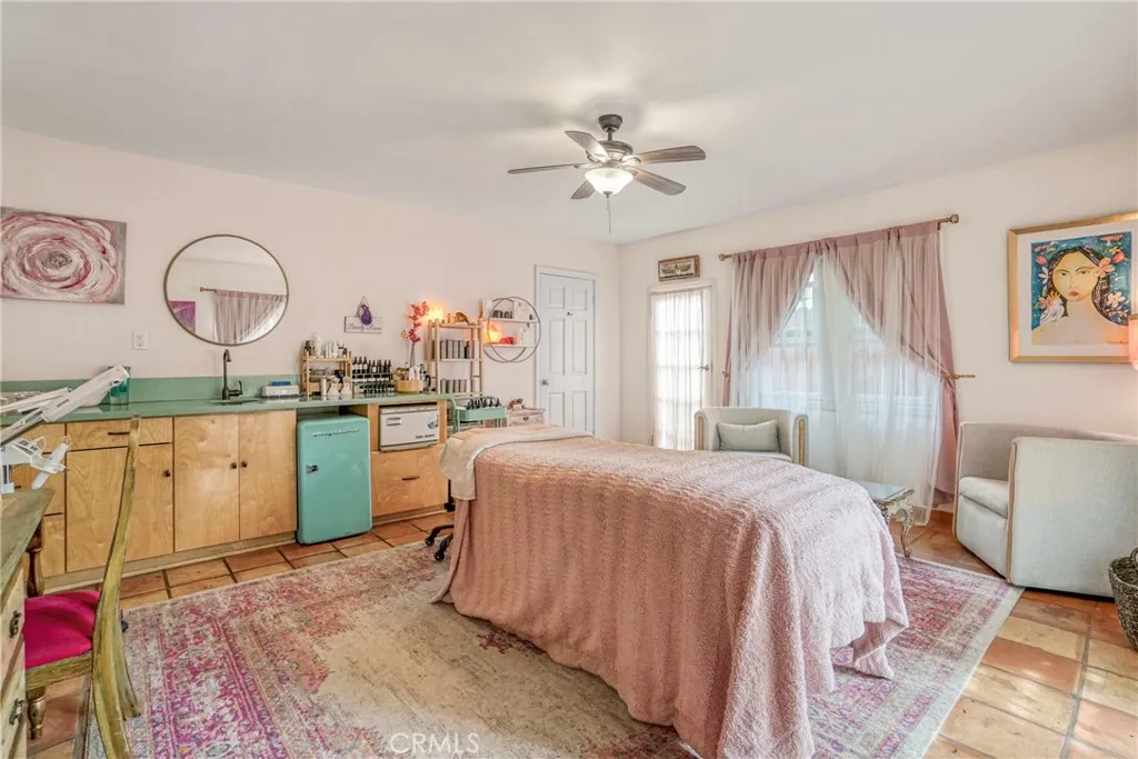 5223 Alhama Drive, Woodland Hills, California 91364 home-pic-20