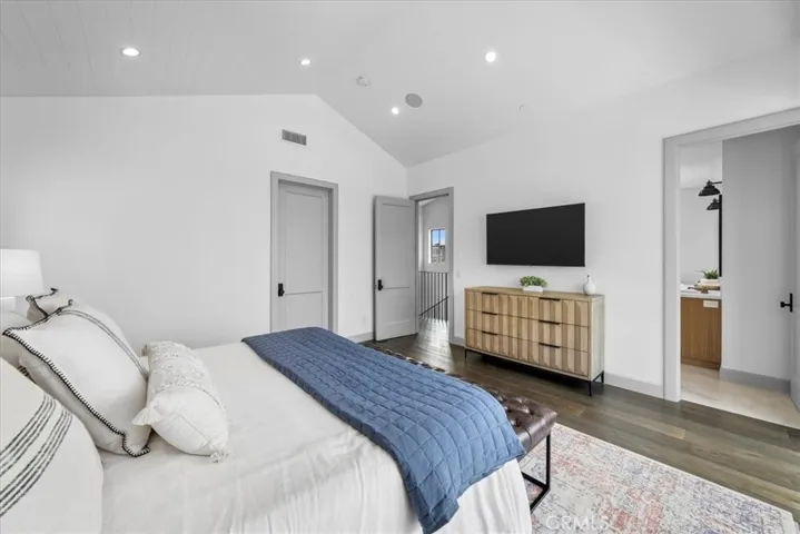 518 S Gertruda Avenue, Redondo Beach, California 90277