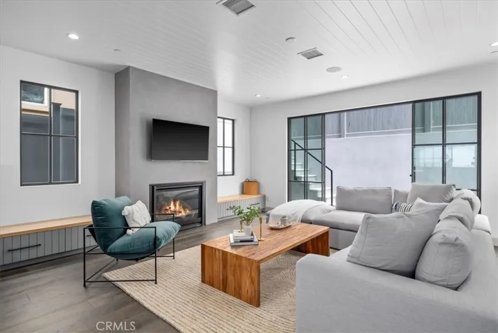 518 S Gertruda Avenue, Redondo Beach, California 90277