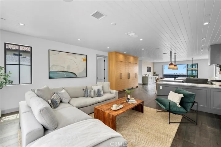 518 S Gertruda Avenue, Redondo Beach, California 90277