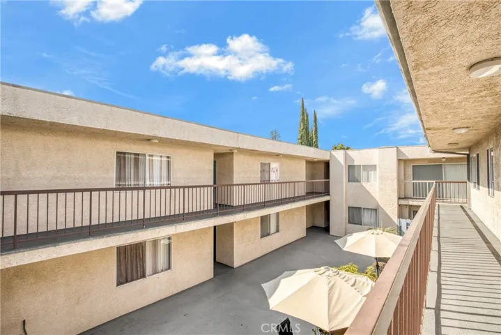7233 Loma Verde Avenue, Canoga Park, California 91303