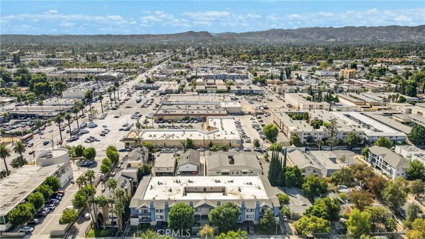 7233 Loma Verde Avenue, Canoga Park, California 91303
