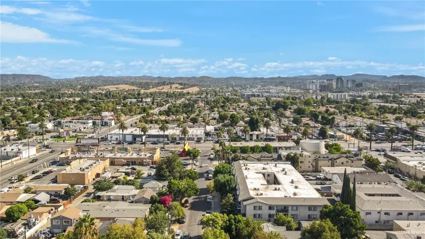 7233 Loma Verde Avenue, Canoga Park, California 91303