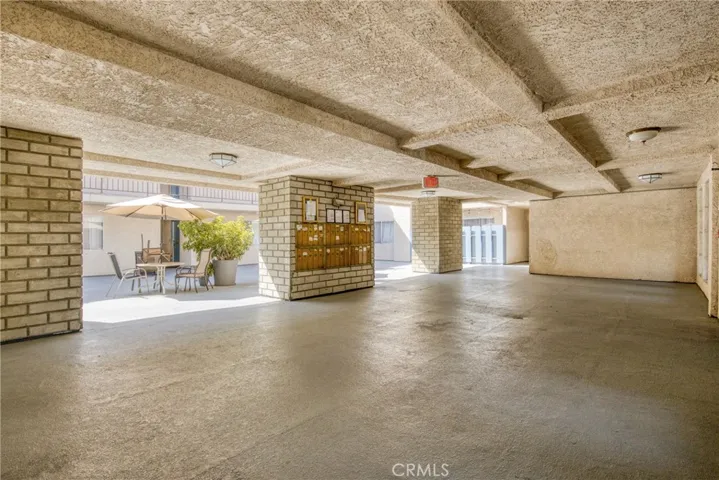 7233 Loma Verde Avenue, Canoga Park, California 91303