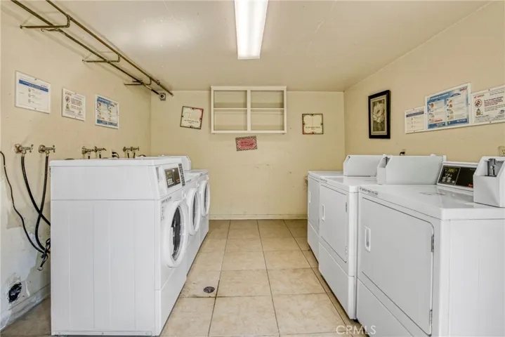 7233 Loma Verde Avenue, Canoga Park, California 91303