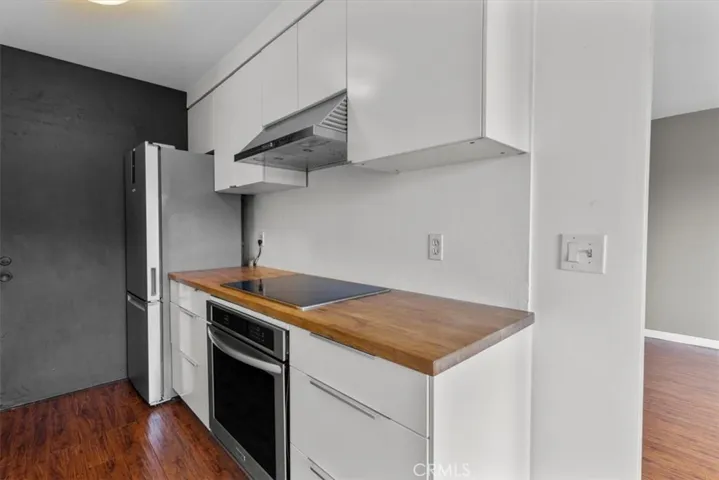 525 N Sycamore 320, Los Angeles, California 90036