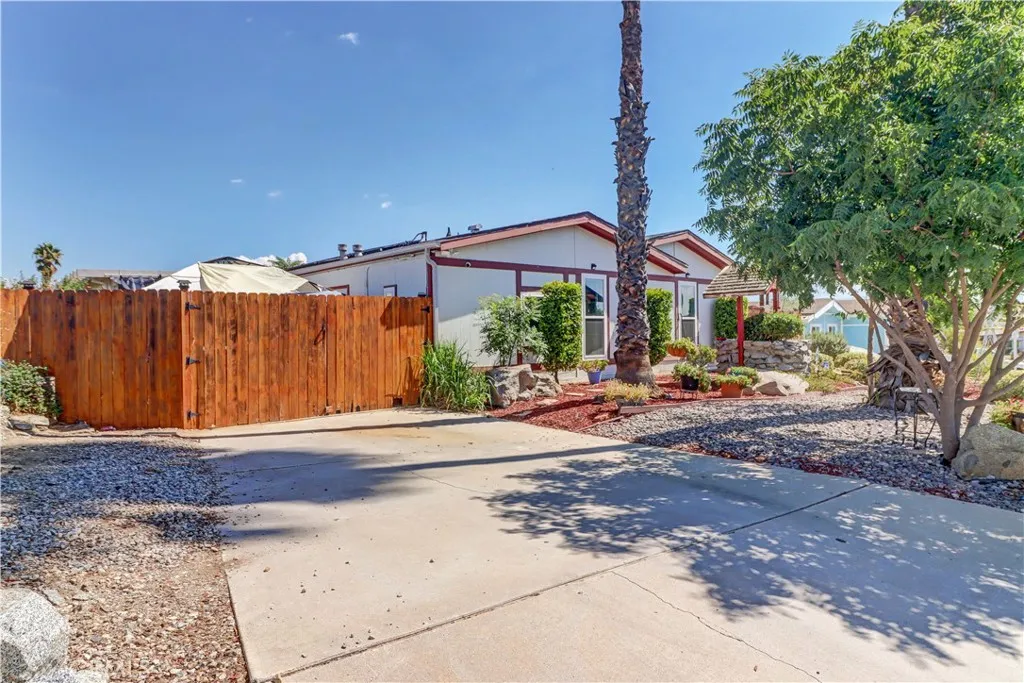 480 Deerhill Road, Perris, California 92570 home-pic-2