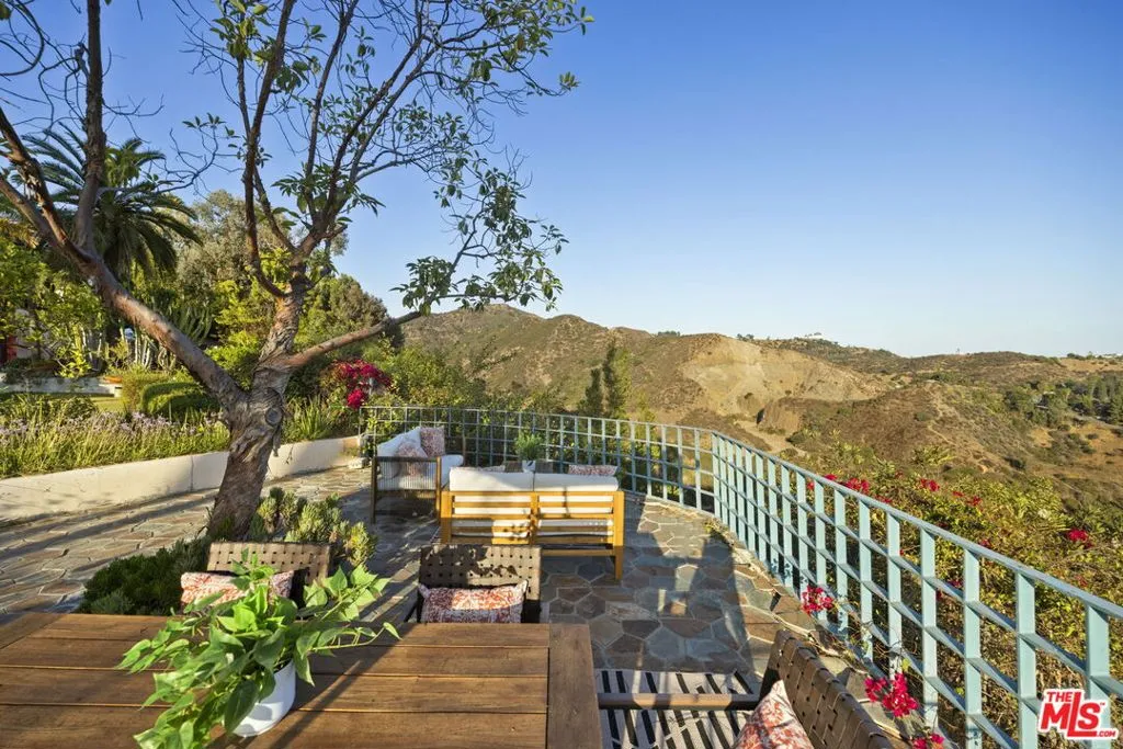 2980 Hollyridge Drive, Los Angeles, California 90068 home-pic-62