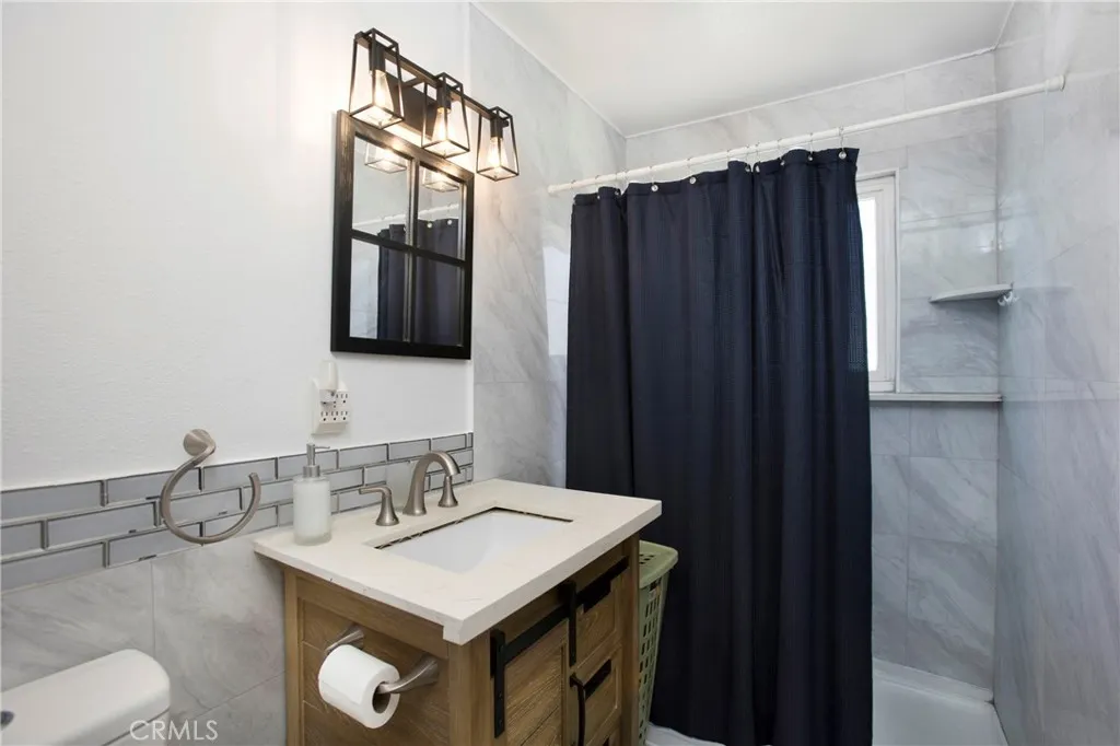 1223 S Dale Avenue, Anaheim, California 92804 home-pic-11