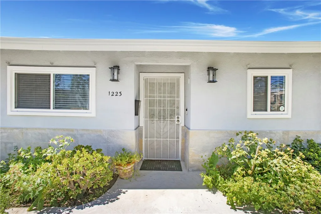 1223 S Dale Avenue, Anaheim, California 92804 home-pic-2