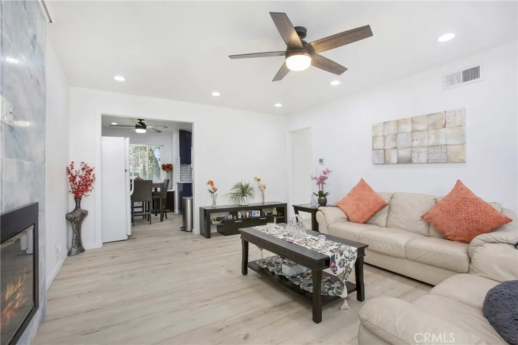 1223 S Dale Avenue, Anaheim, California 92804 home-pic-8