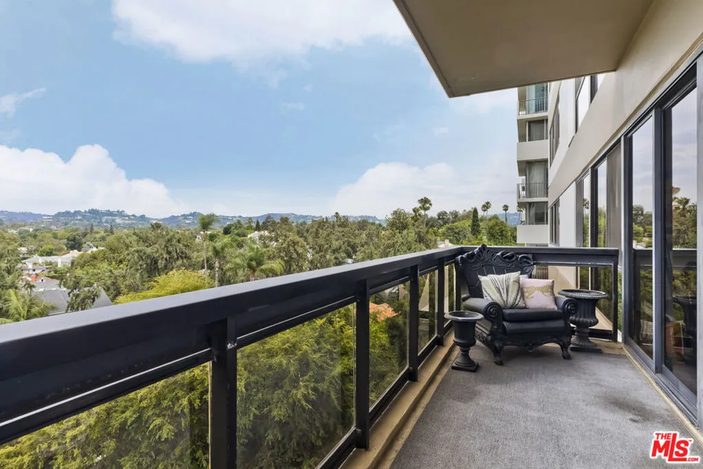 10445 Wilshire Boulevard 703, Los Angeles, California 90024 home-pic-8