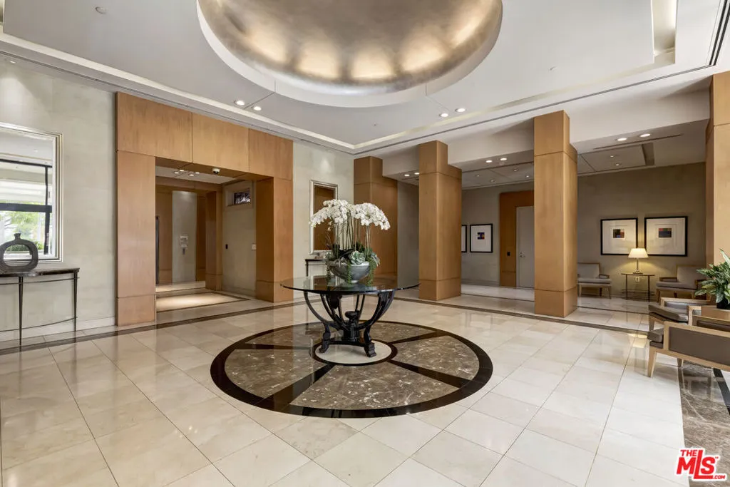10445 Wilshire Boulevard 703, Los Angeles, California 90024 home-pic-10