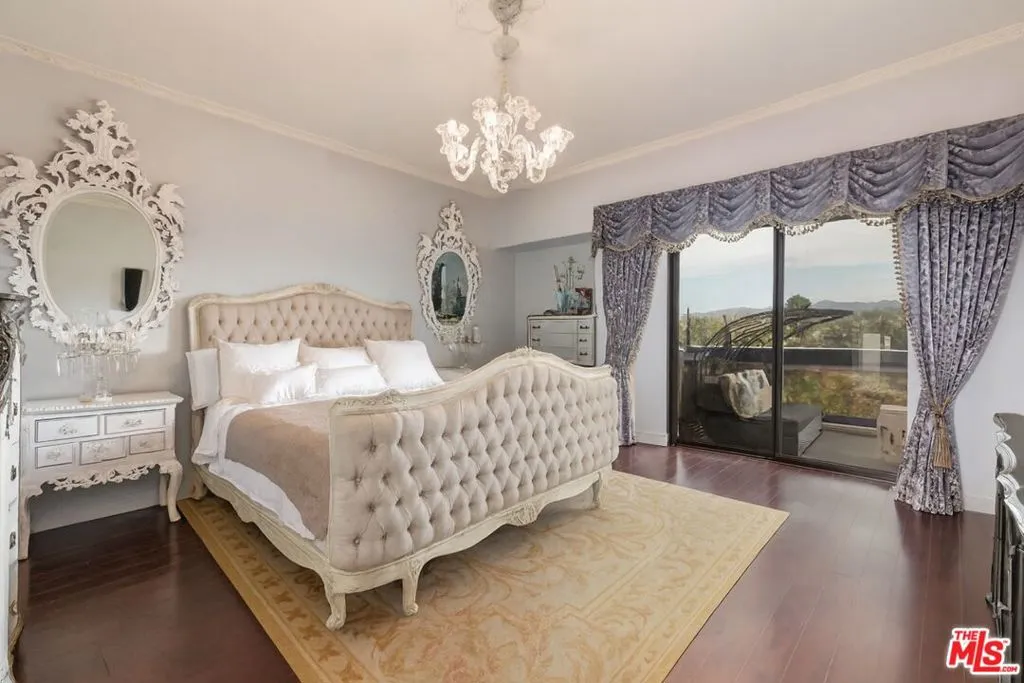 10445 Wilshire Boulevard 703, Los Angeles, California 90024 home-pic-4