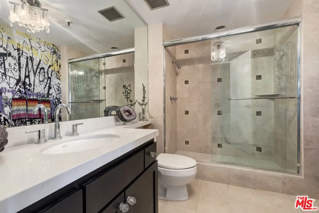 10445 Wilshire Boulevard 703, Los Angeles, California 90024 home-pic-5