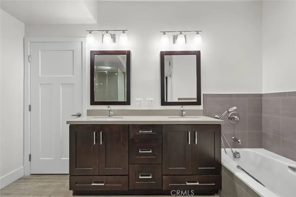 5350 White Oak Avenue 113, Encino, California 91316 home-pic-8